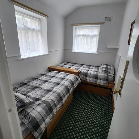 Queens Guest House 比斯顿 外观 照片