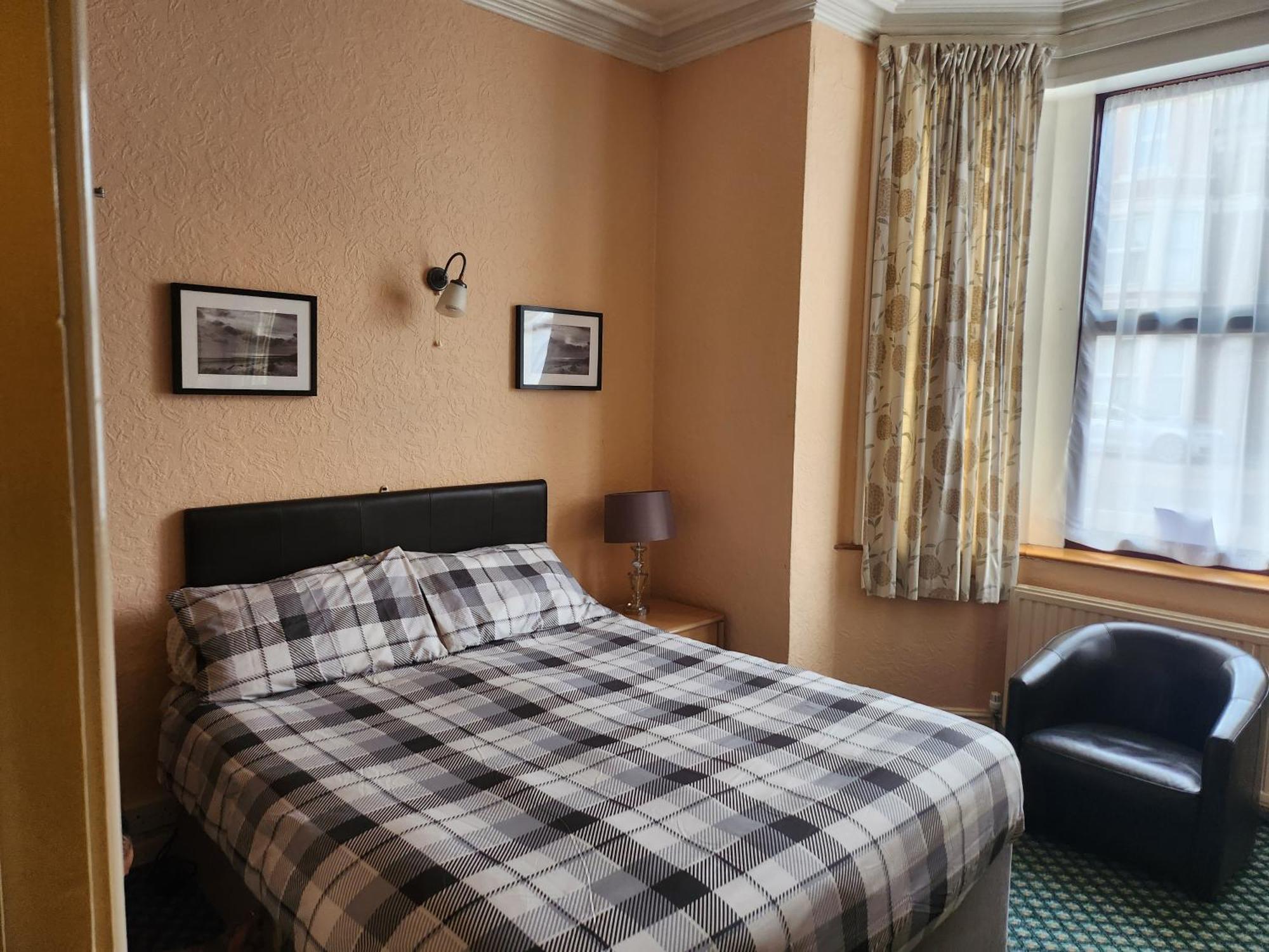 Queens Guest House 比斯顿 外观 照片